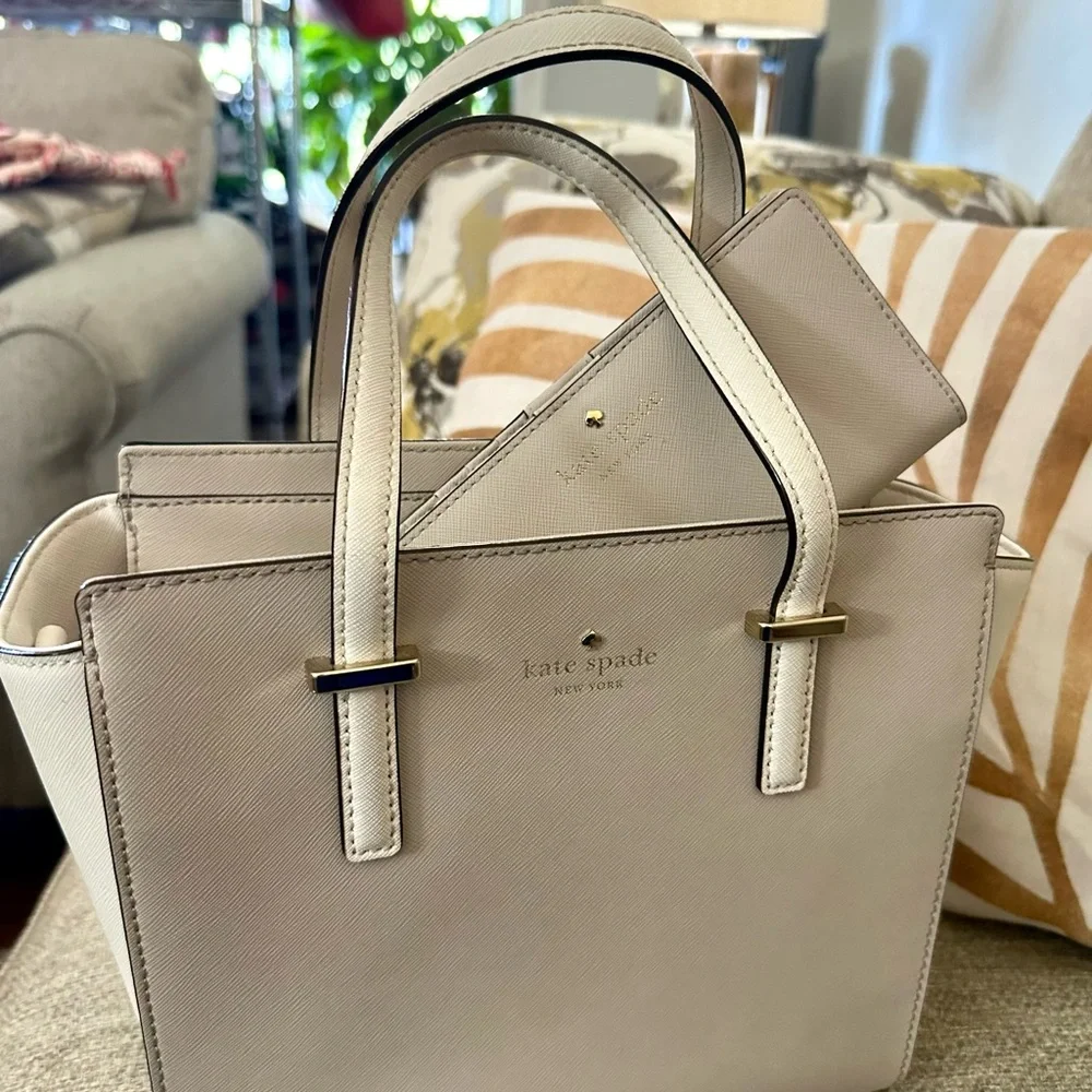 KATE SPADE CEDAR STREET Bifold Cedar Street Wallet in Crisp Linen NEW MSRP $100